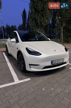 Позашляховик / Кросовер Tesla Model Y 2023 в 