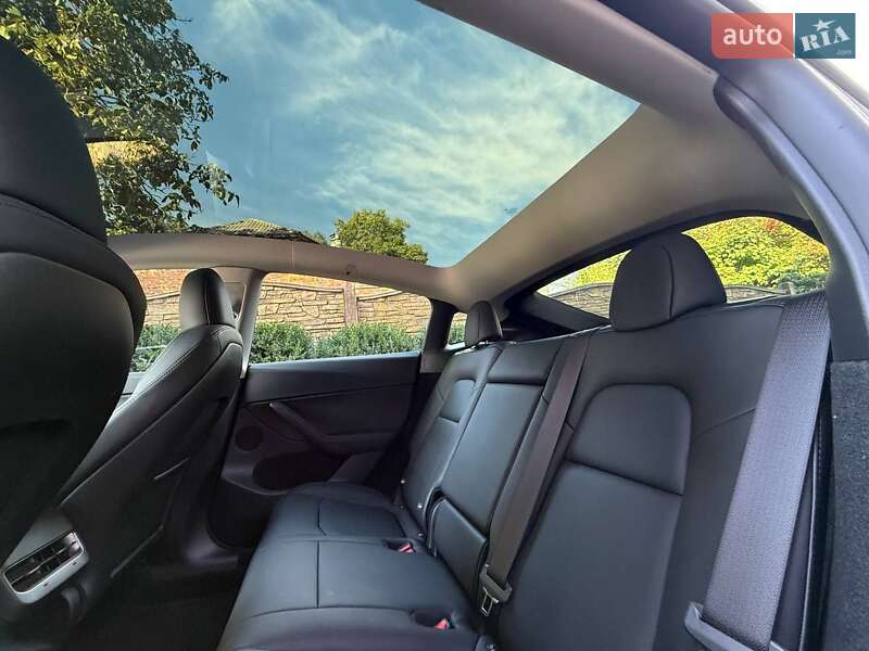 Позашляховик / Кросовер Tesla Model Y 2024 в Харкові