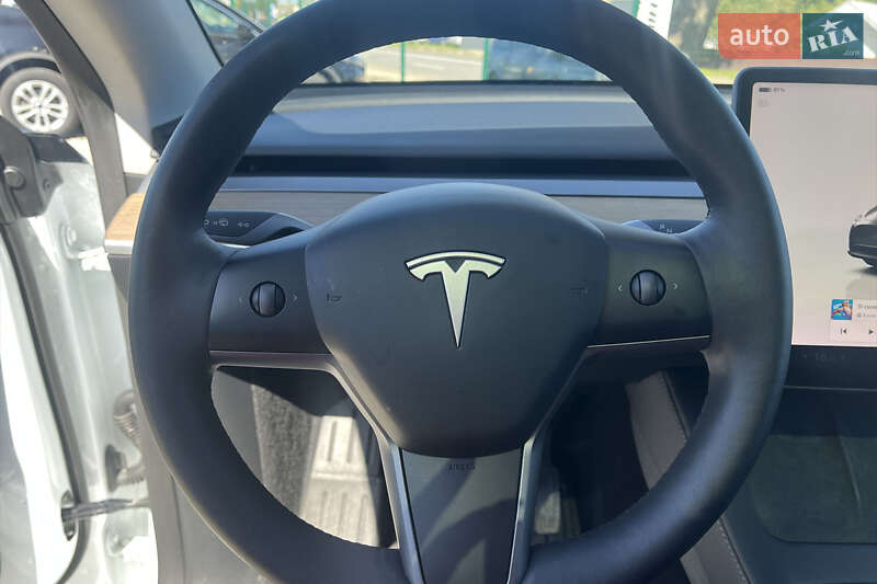 Позашляховик / Кросовер Tesla Model Y 2023 в Коломиї