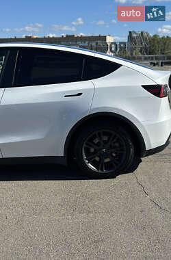 Позашляховик / Кросовер Tesla Model Y 2021 в 