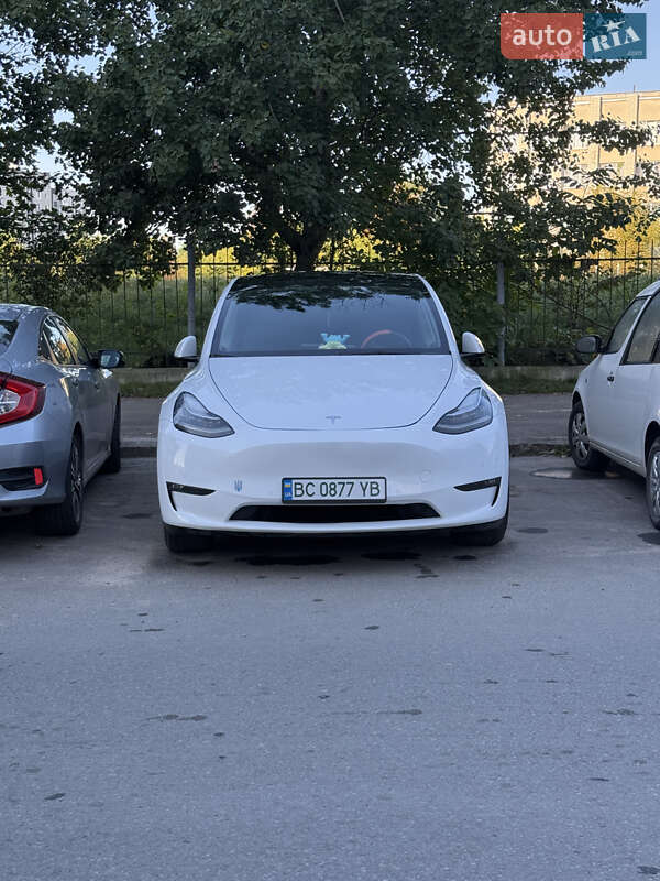 Tesla Model Y 2021
