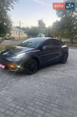 Внедорожник / Кроссовер Tesla Model Y 2024 в 