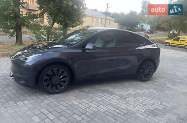 Внедорожник / Кроссовер Tesla Model Y 2024 в 
