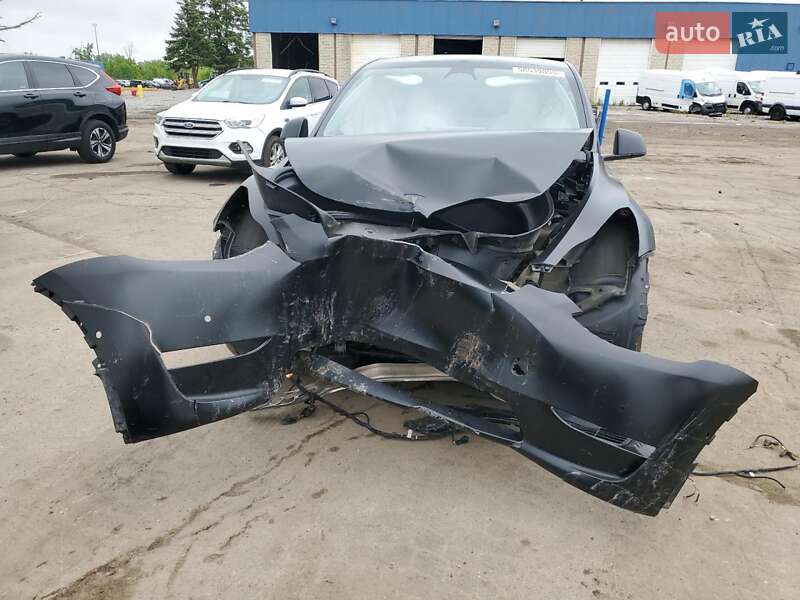 Внедорожник / Кроссовер Tesla Model Y 2022 в Киеве