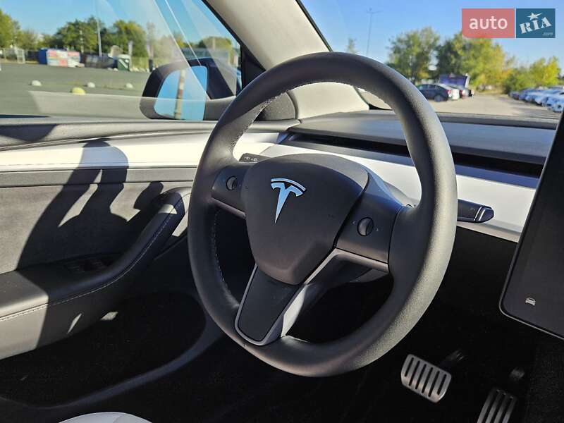 Внедорожник / Кроссовер Tesla Model Y 2023 в Днепре