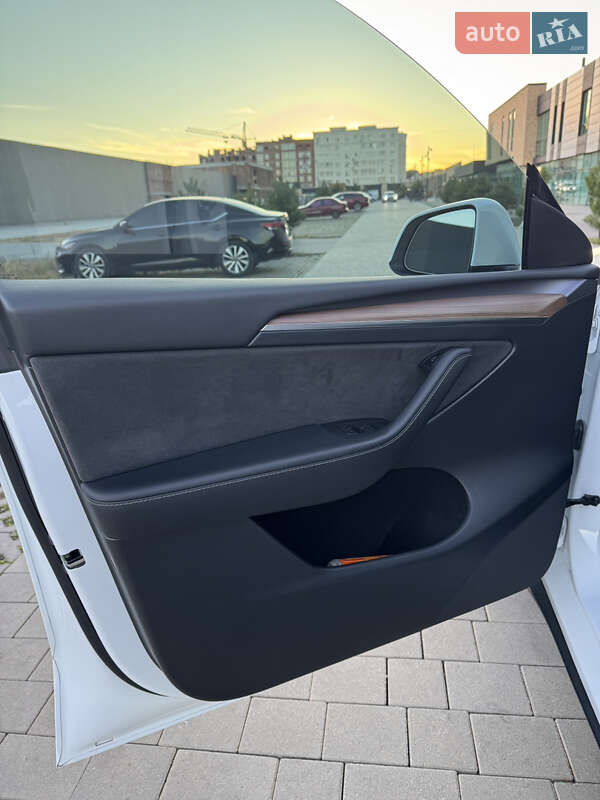 Позашляховик / Кросовер Tesla Model Y 2022 в Хмельницькому