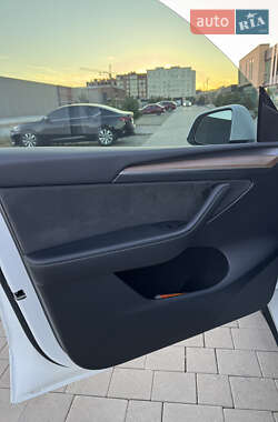 Позашляховик / Кросовер Tesla Model Y 2022 в 