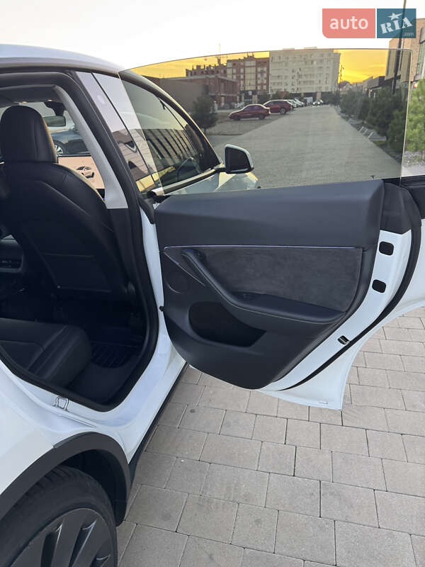 Позашляховик / Кросовер Tesla Model Y 2022 в Хмельницькому
