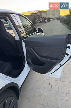 Позашляховик / Кросовер Tesla Model Y 2022 в 