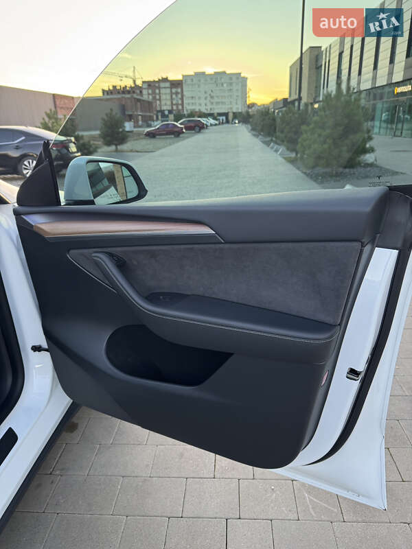 Позашляховик / Кросовер Tesla Model Y 2022 в Хмельницькому