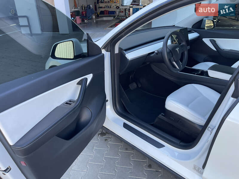 Внедорожник / Кроссовер Tesla Model Y 2020 в Луцке