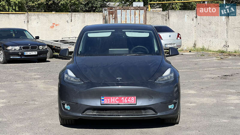 Tesla Model Y 2022