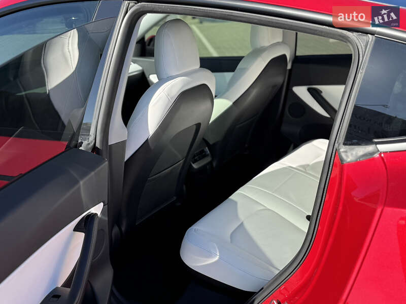 Позашляховик / Кросовер Tesla Model Y 2020 в Луцьку