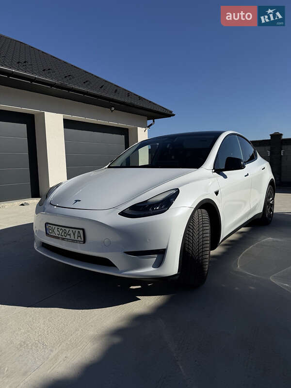 Позашляховик / Кросовер Tesla Model Y 2022 в Рівному
