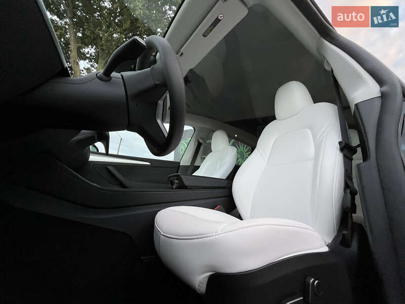 Внедорожник / Кроссовер Tesla Model Y 2025 в Харькове