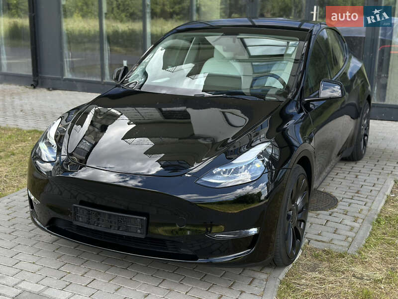 Позашляховик / Кросовер Tesla Model Y 2023 в Рівному