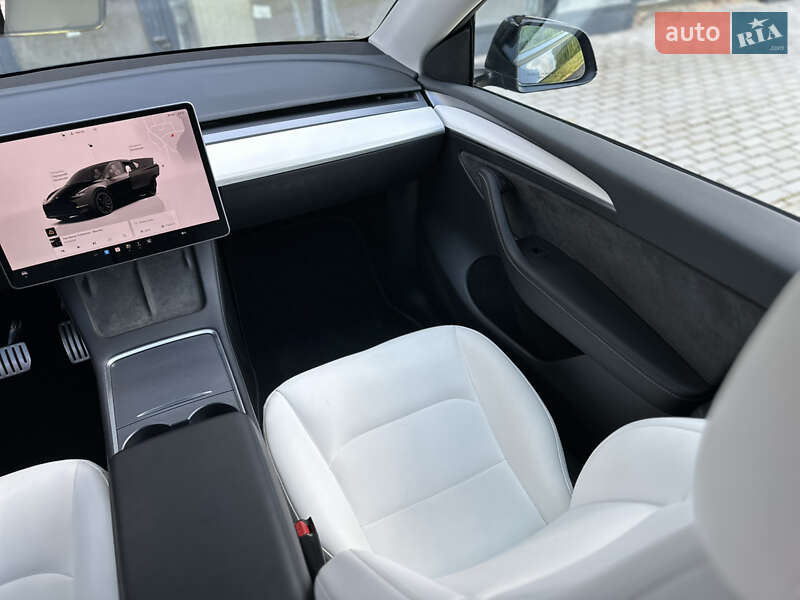 Позашляховик / Кросовер Tesla Model Y 2023 в Рівному