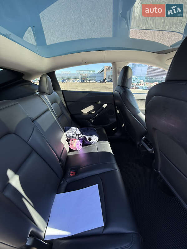 Внедорожник / Кроссовер Tesla Model Y 2020 в Киеве