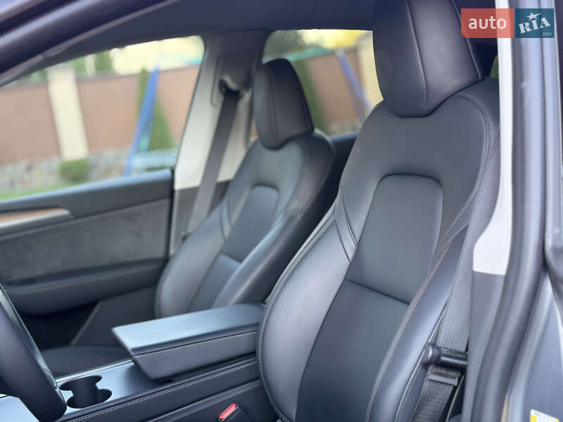 Позашляховик / Кросовер Tesla Model Y 2025 в Луцьку
