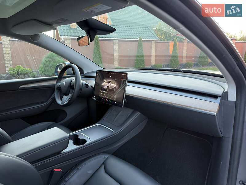 Позашляховик / Кросовер Tesla Model Y 2025 в Луцьку