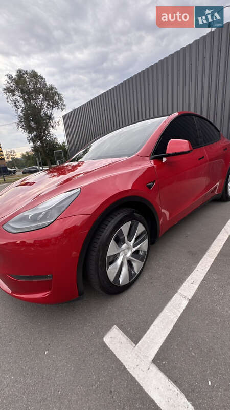 Внедорожник / Кроссовер Tesla Model Y 2023 в Киеве