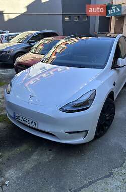 Позашляховик / Кросовер Tesla Model Y 2024 в 