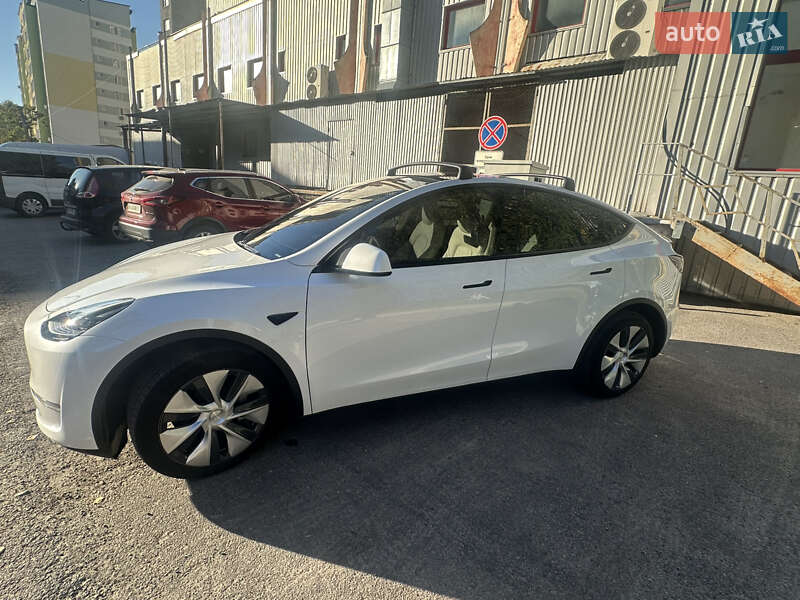 Позашляховик / Кросовер Tesla Model Y 2024 в Тернополі