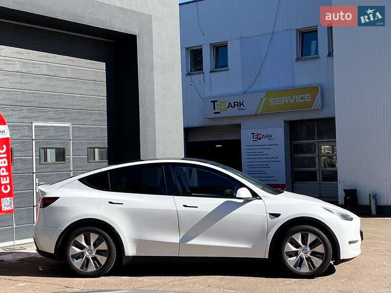 Позашляховик / Кросовер Tesla Model Y 2021 в Києві