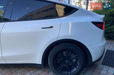 Внедорожник / Кроссовер Tesla Model Y 2021 в 