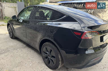 Позашляховик / Кросовер Tesla Model Y 2024 в 