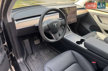 Позашляховик / Кросовер Tesla Model Y 2024 в 