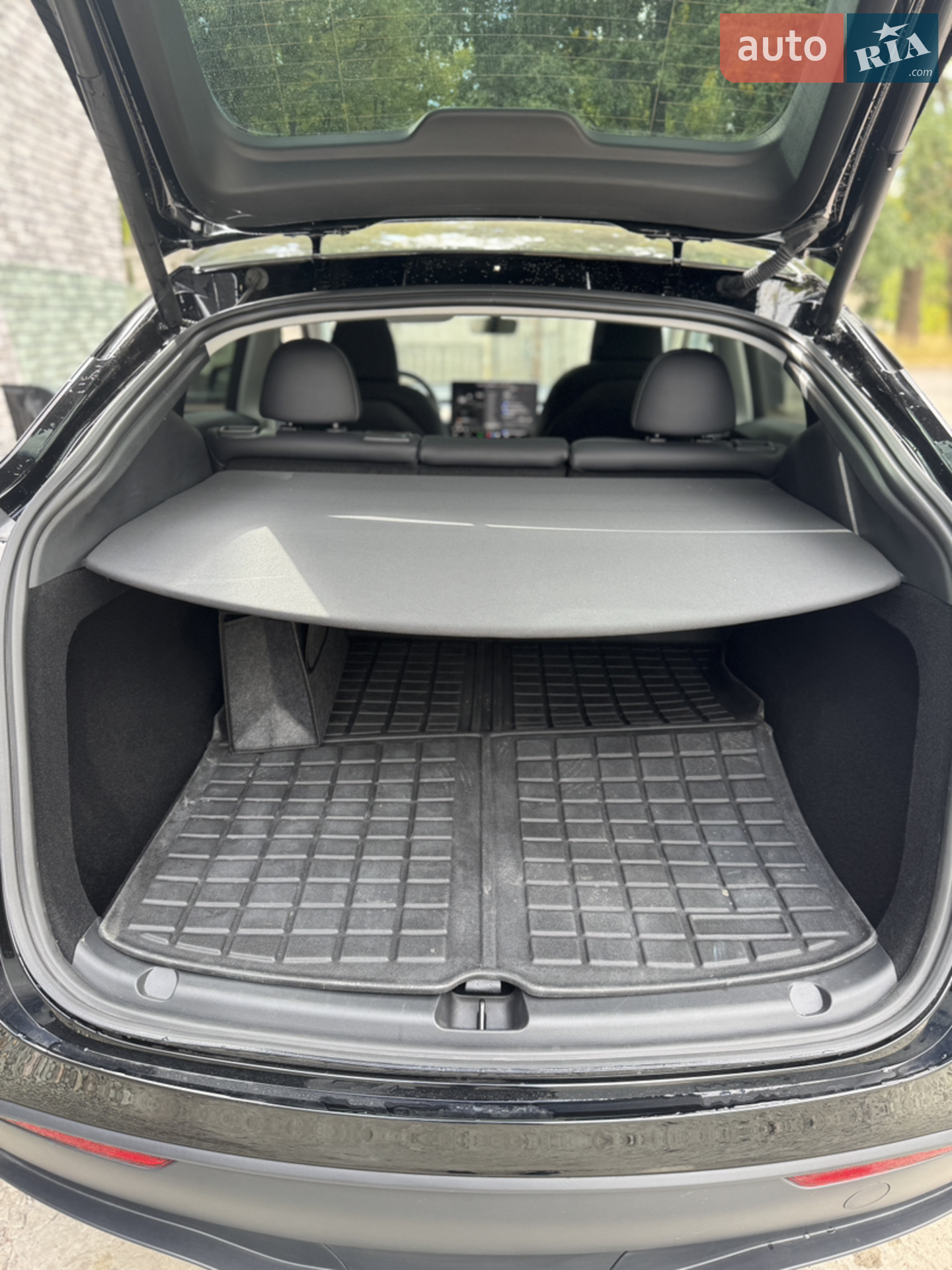 2024 Tesla Model Y - мініатюра 39