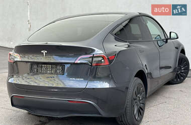Внедорожник / Кроссовер Tesla Model Y 2024 в 