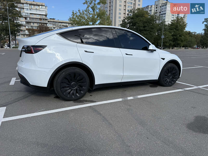 Позашляховик / Кросовер Tesla Model Y 2023 в Києві