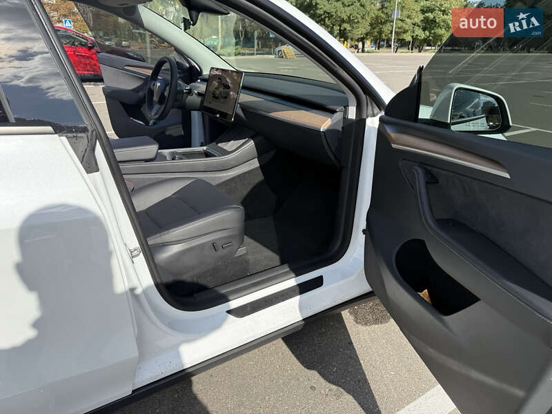 Позашляховик / Кросовер Tesla Model Y 2023 в Києві
