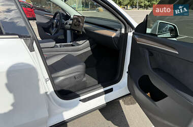 Внедорожник / Кроссовер Tesla Model Y 2023 в 