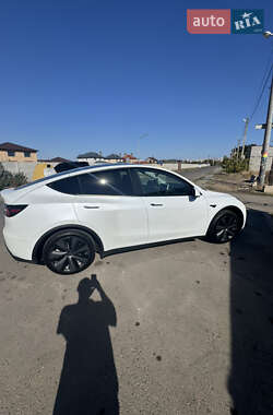 Позашляховик / Кросовер Tesla Model Y 2021 в 