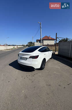 Позашляховик / Кросовер Tesla Model Y 2021 в 