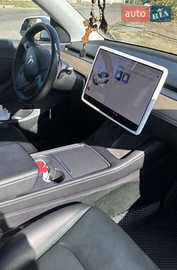 Позашляховик / Кросовер Tesla Model Y 2021 в 