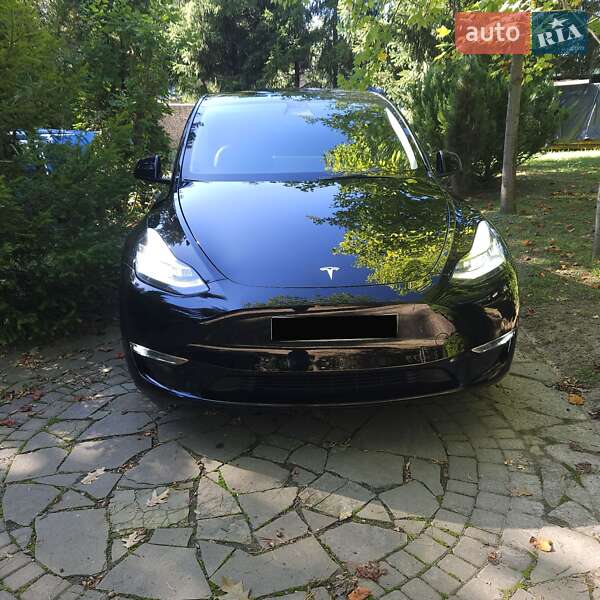 Седан Tesla Model Y 2022 в Луцьку