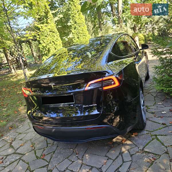 Седан Tesla Model Y 2022 в Луцьку