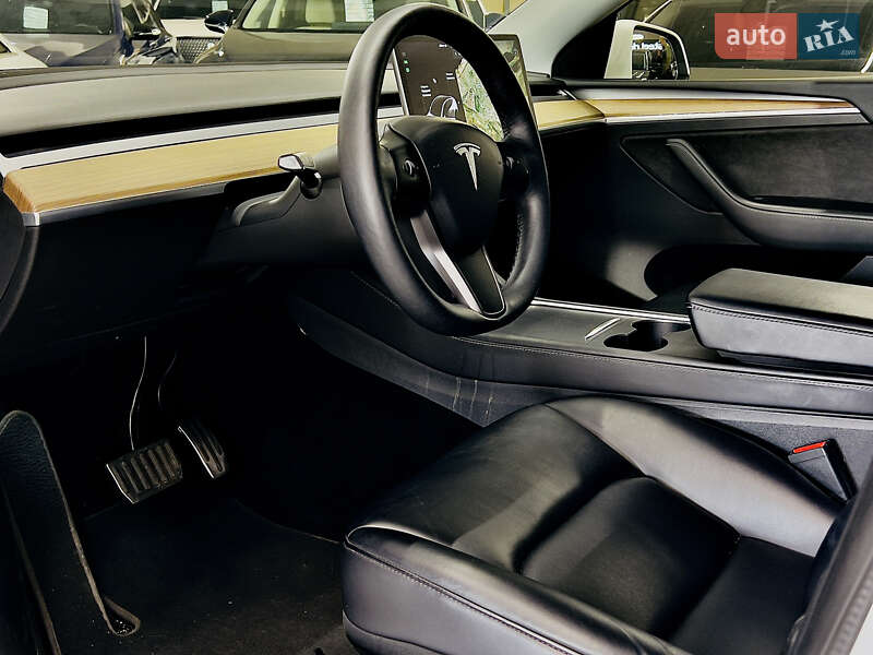 Позашляховик / Кросовер Tesla Model Y 2021 в Миколаєві