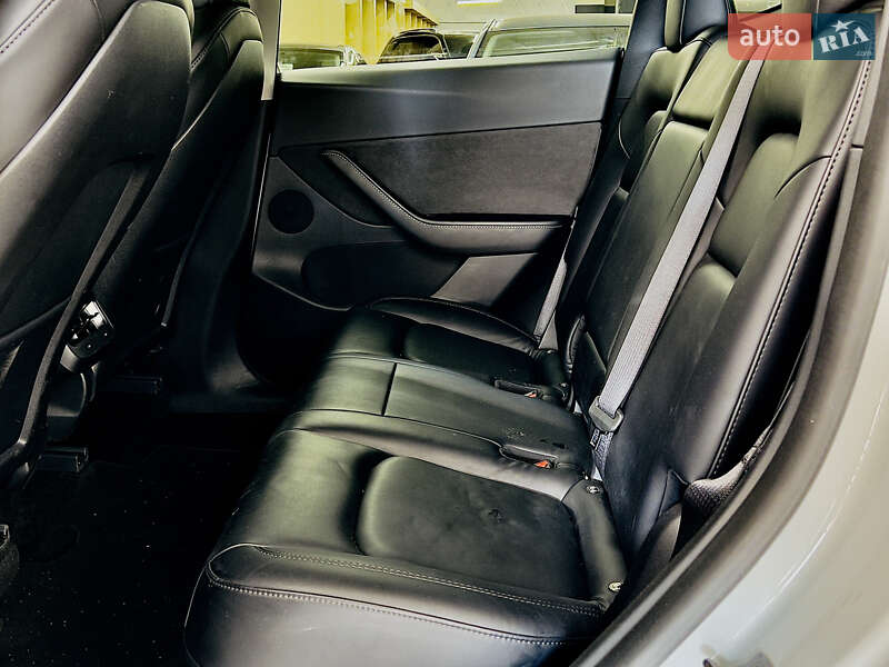 Позашляховик / Кросовер Tesla Model Y 2021 в Миколаєві