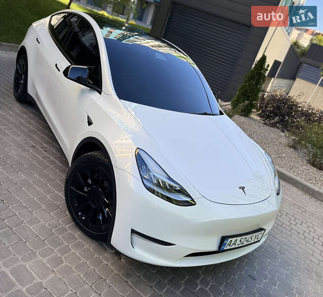 Tesla Model Y 2021