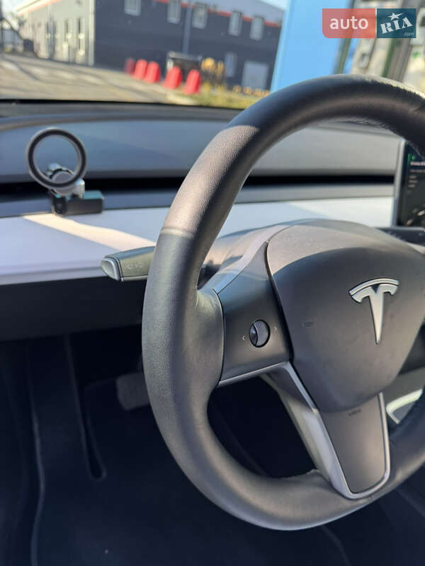 Позашляховик / Кросовер Tesla Model Y 2021 в Дніпрі