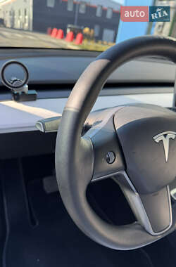 Позашляховик / Кросовер Tesla Model Y 2021 в 