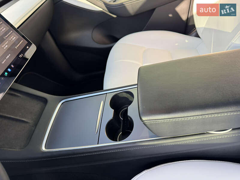 Позашляховик / Кросовер Tesla Model Y 2021 в Дніпрі