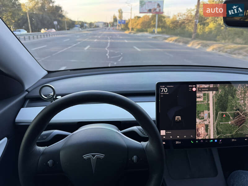 Позашляховик / Кросовер Tesla Model Y 2021 в Дніпрі