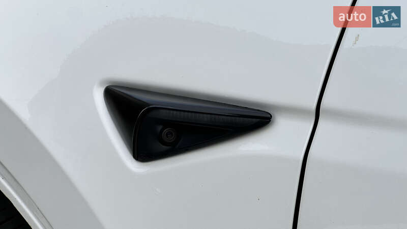 Внедорожник / Кроссовер Tesla Model Y 2022 в Луцке