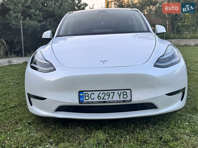 Tesla Model Y 2022
